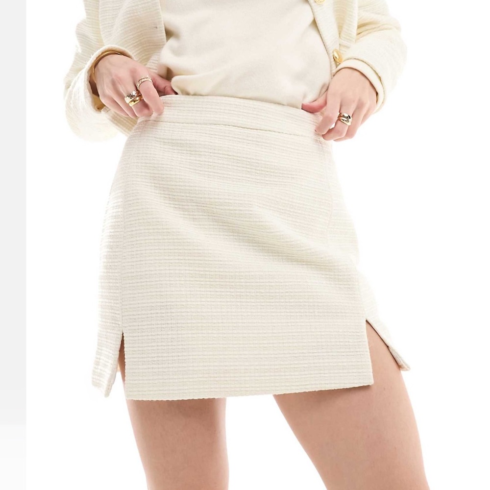 ASOS Women’s Cream White Tailored Mini Skirt with Slits